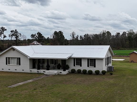 2nd image of 84 Comer Yawn Rd