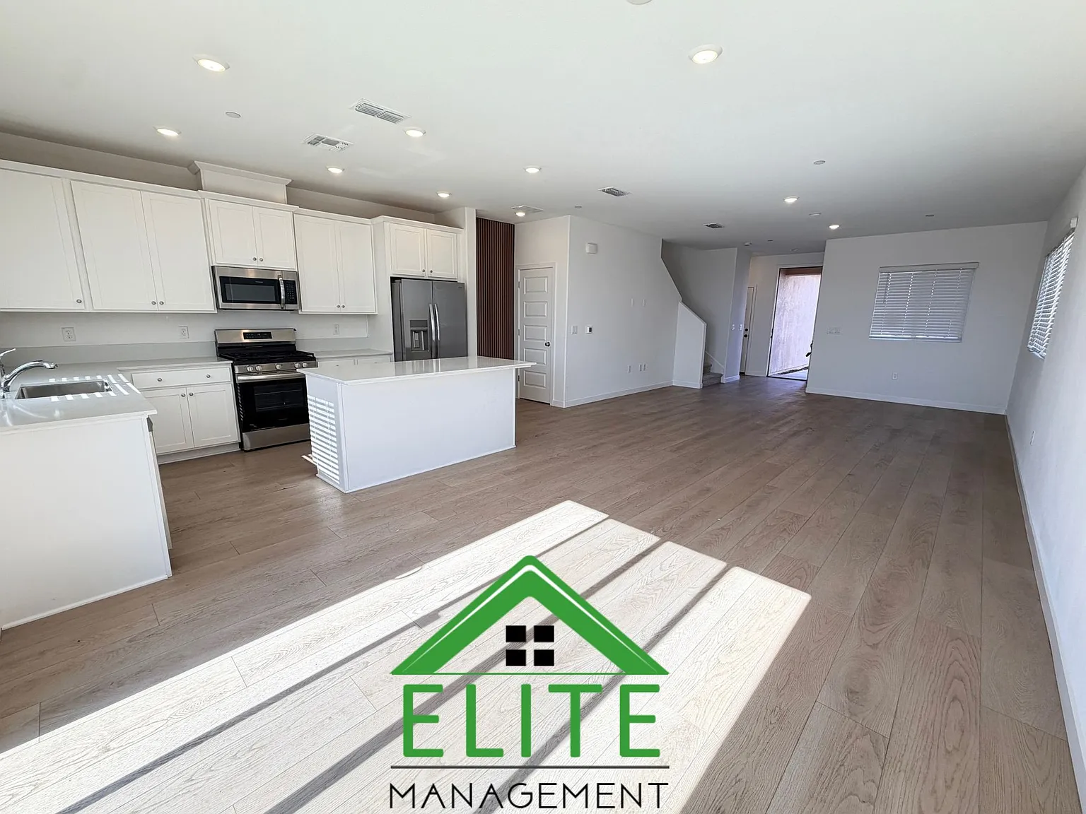 4 bed, 2.5 bath, 2120 sqft, $2,895 — Photo 3