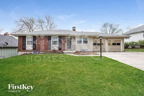 804 NW Hearnes Ave Photo 1
