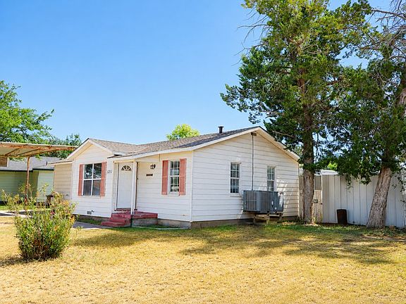 2nd image of 1211 Crescent Dr