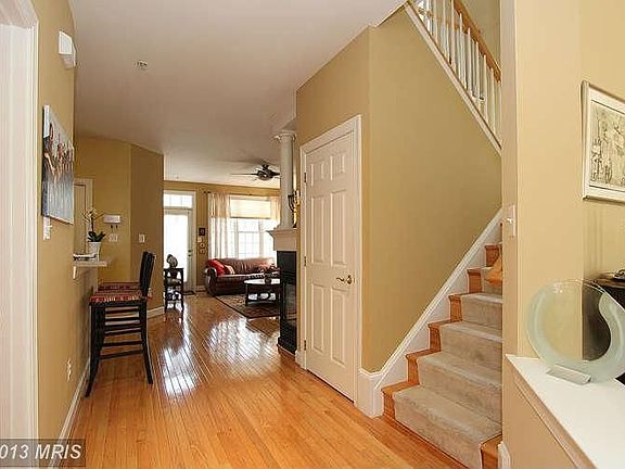 5th image of 403 Garden View Way