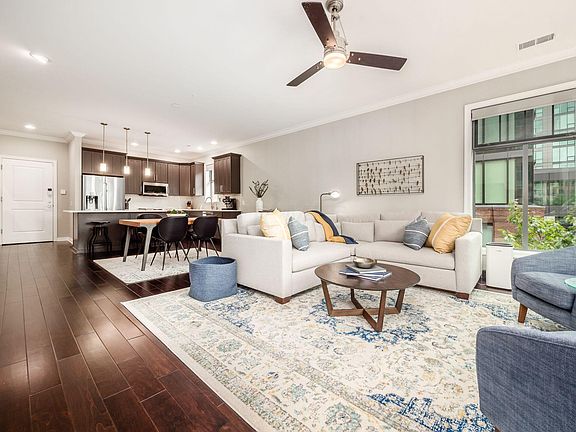 3rd image of 250 Daniel Burnham Sq Unit 302