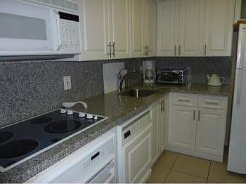 5th image of 20515 E Country Club Dr APT 1242