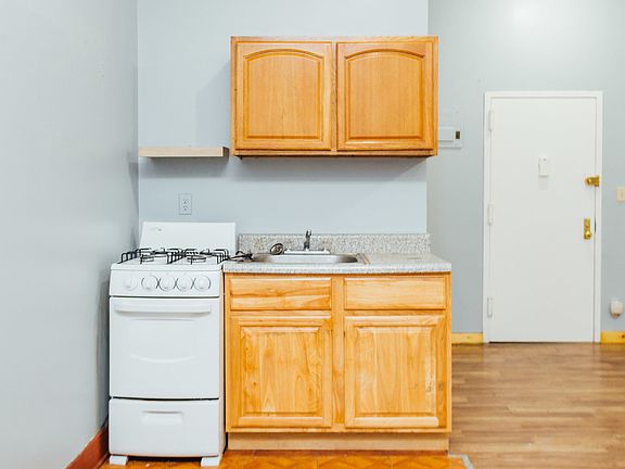 2nd image of 307 Scholes St #111