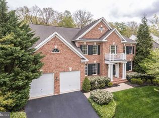19056 Kipheart Dr, Leesburg, VA 20176