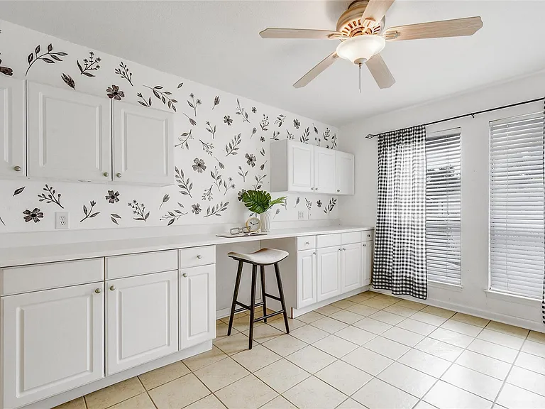 2408 W Messick Loop — Photo 13