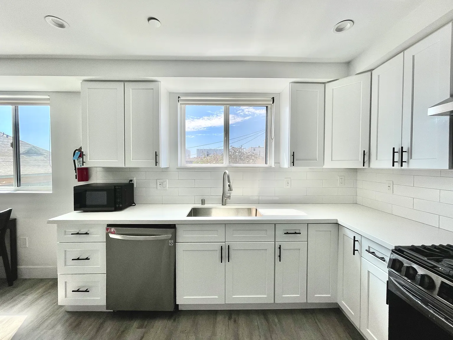 7 bed, 2156 sqft, $1,200 — Photo 4