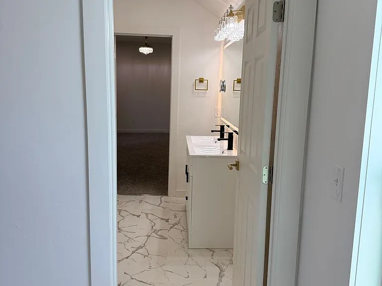 720 Klabzuba Ave — Photo 17