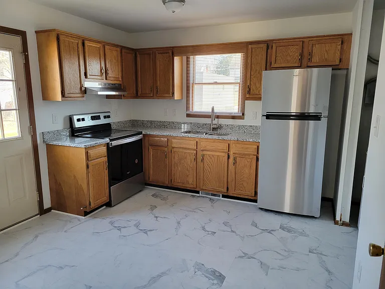 636 Chestnut St — Photo 2