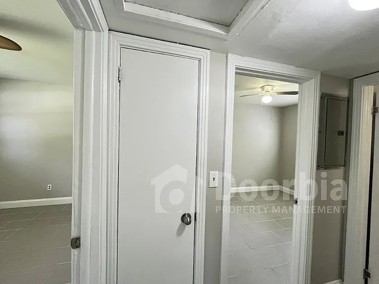 1635 Brookview Dr S — Photo 7