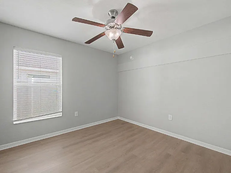 7918 Chestnut View Dr — Photo 16
