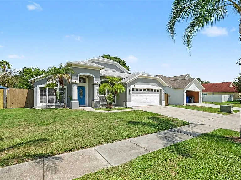 11504 Wellman Dr — Photo 2
