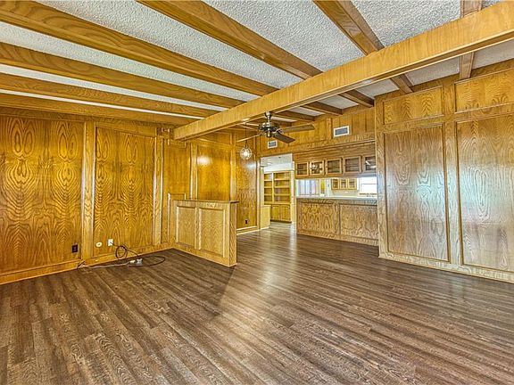 3rd image of 211 Bayshore Dr