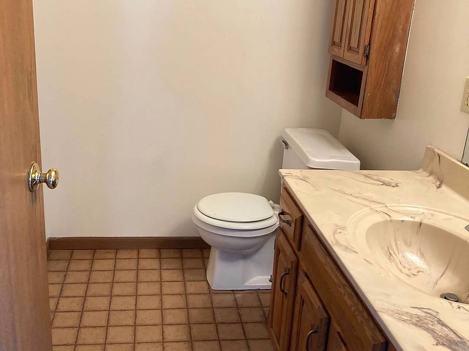 1/2 bathroom