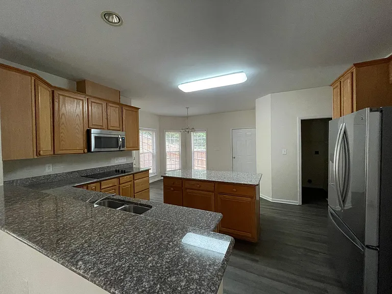 106 Hoboken Ct — Photo 8