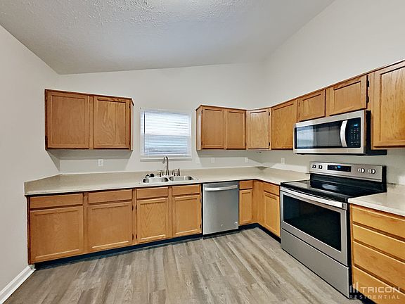 4th image of 6002 Cedar Lake Dr