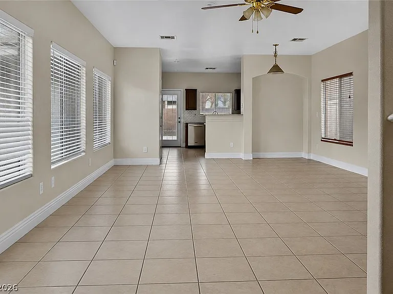 5099 Upper Falls Ct — Photo 2
