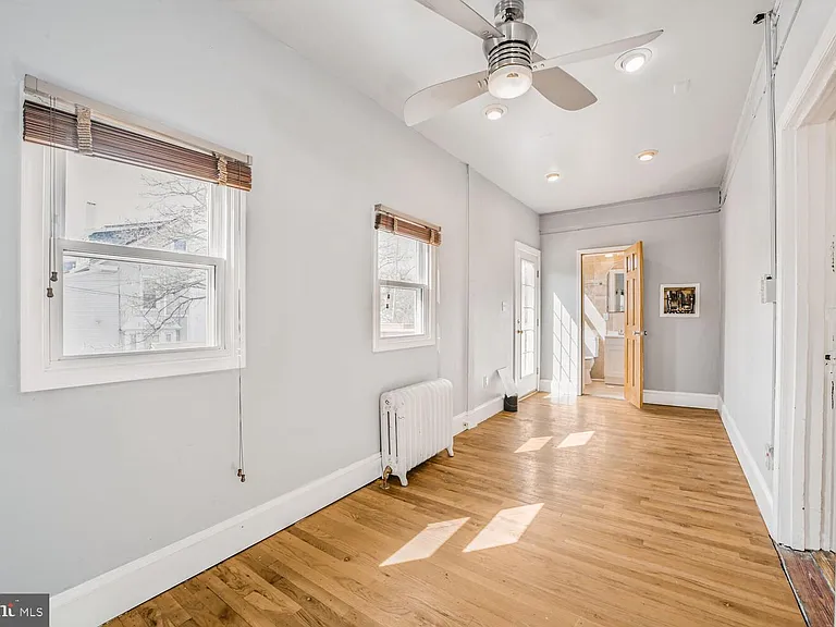 3216 22nd St NE — Photo 9