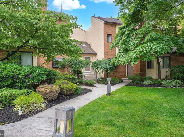 604 Augusta Cir, Mount Laurel, NJ 08054