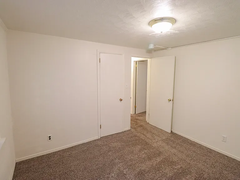 610 Cowan St #1/2 — Photo 7
