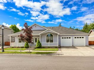 1009 Steamboat Dr, Central Pt, OR