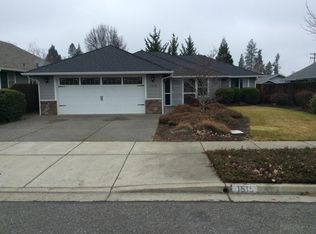 1515 W Harbeck Rd, Grants Pass, OR 97527