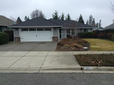 1515 W Harbeck Rd, Grants Pass, OR, 97527