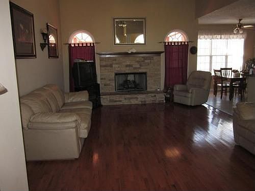 3rd image of 120 Eagle Pointe Dr