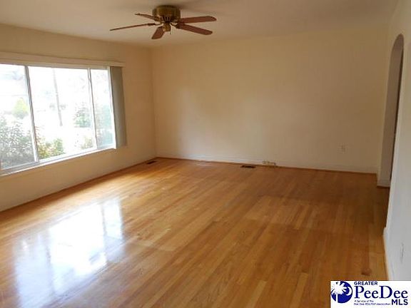 3rd image of 407 Williamsburg Dr