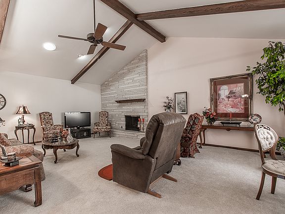 4th image of 5009 NW 27th St