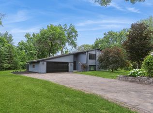 11823 Shady Oak Ln, Hopkins, MN 55343