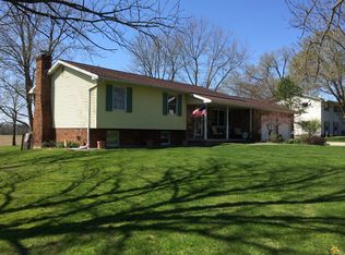 1490 Riverview Dr, Lima, OH 45805