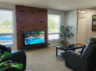 19 Newcombe Cres #M, Red Deer, AB T4P 1T9