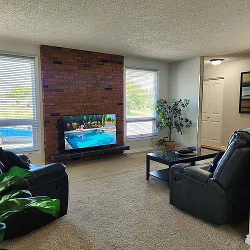 19 Newcombe Cres #M Photo 1