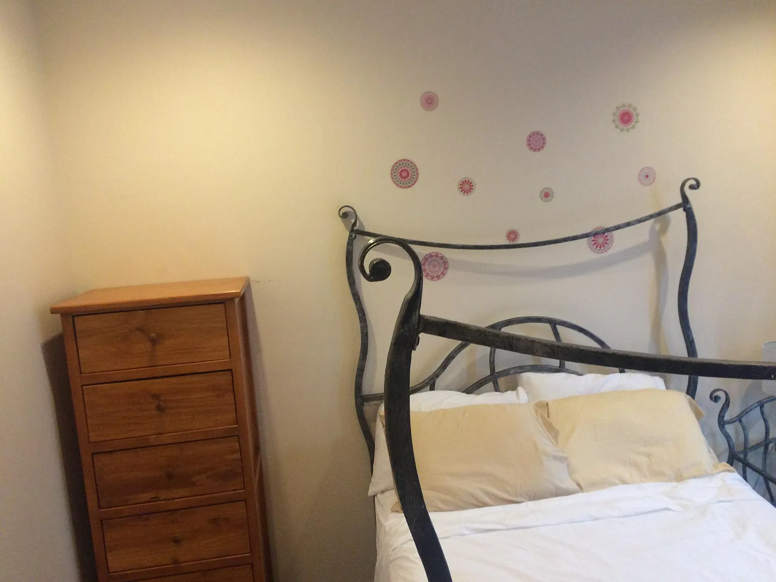 4 bed, 1400 sqft, $1,550 — Photo 1
