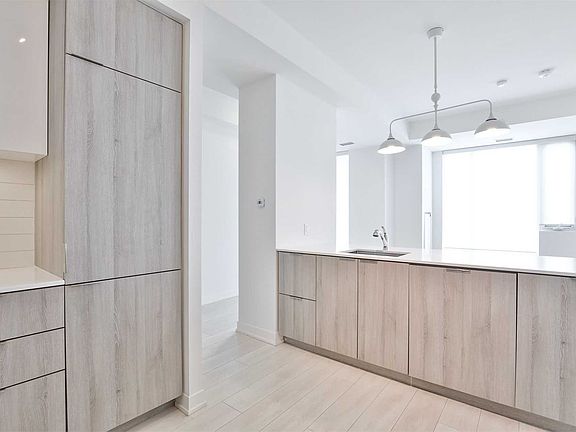 5th image of 223 Saint Clair Ave W #103