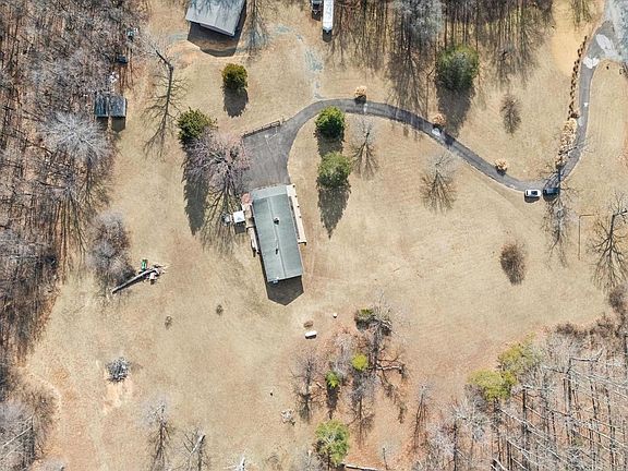 2nd image of 436 Castleton View Rd