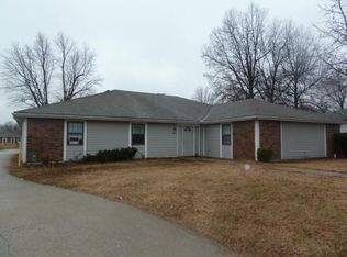 107 SW 20th St, Oak Grove, MO 64075