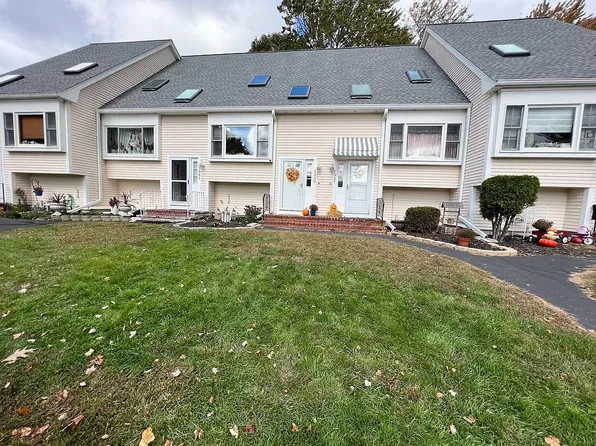 1359 Plymouth St, East Bridgewater, MA 02333