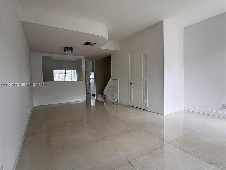 16747 Hemingway Dr — Photo 2