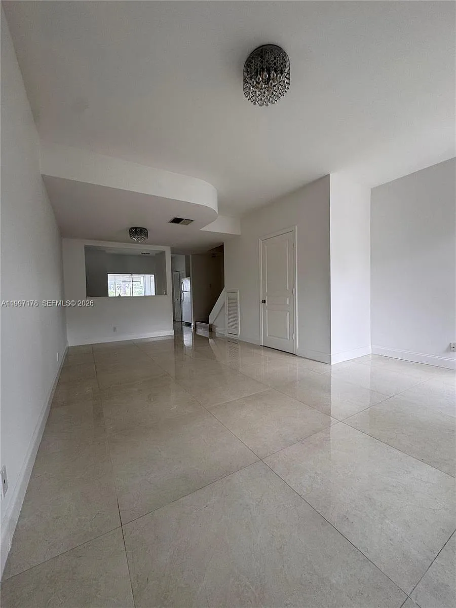 Building Photo - 16747 Hemingway Dr