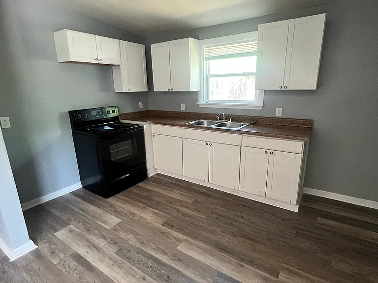 3922 N Delaware Ave — Photo 3
