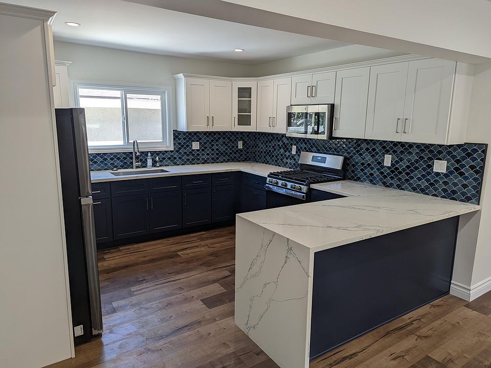 1st image of 2842 Hyans St