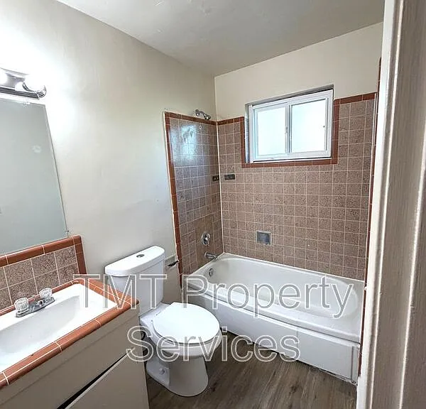 1728 Richmond St #8 — Photo 6