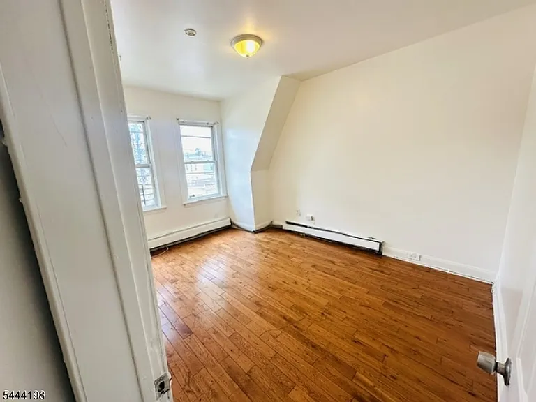 78 Fern Ave — Photo 4