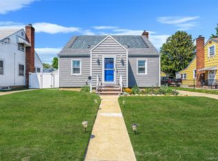 217 Stephen St, Bellmore, NY 11710