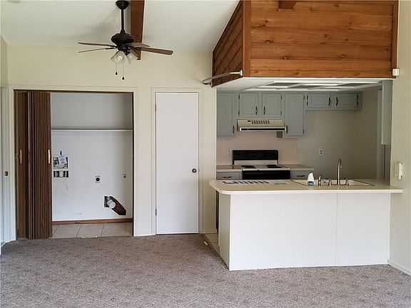 3rd image of 308 N Willowood Dr