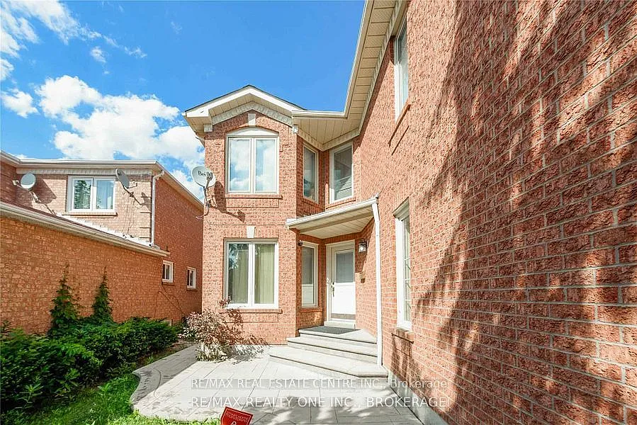 5 bed, $3,695 — Photo 2