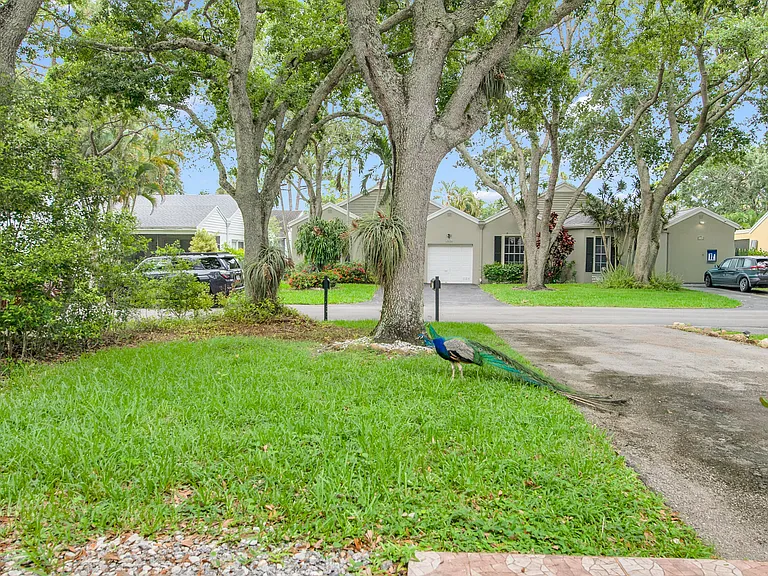 7705 Forest Green Ln — Photo 5