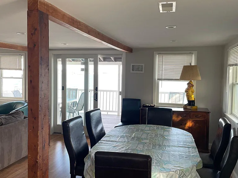 Dining Area with Seating for Eight